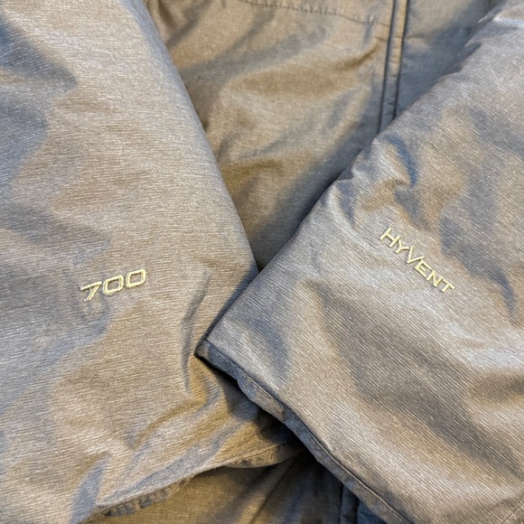 The North Face | EUC Khaki Colored Puffer Jacket with Hood - Picture 10 of 14